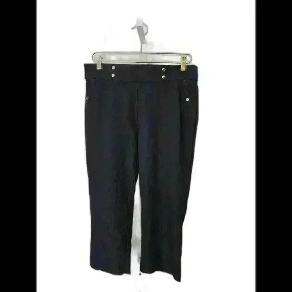 Stylish Black Cropped Trousers with Gold Accents - Picture 1 of 4